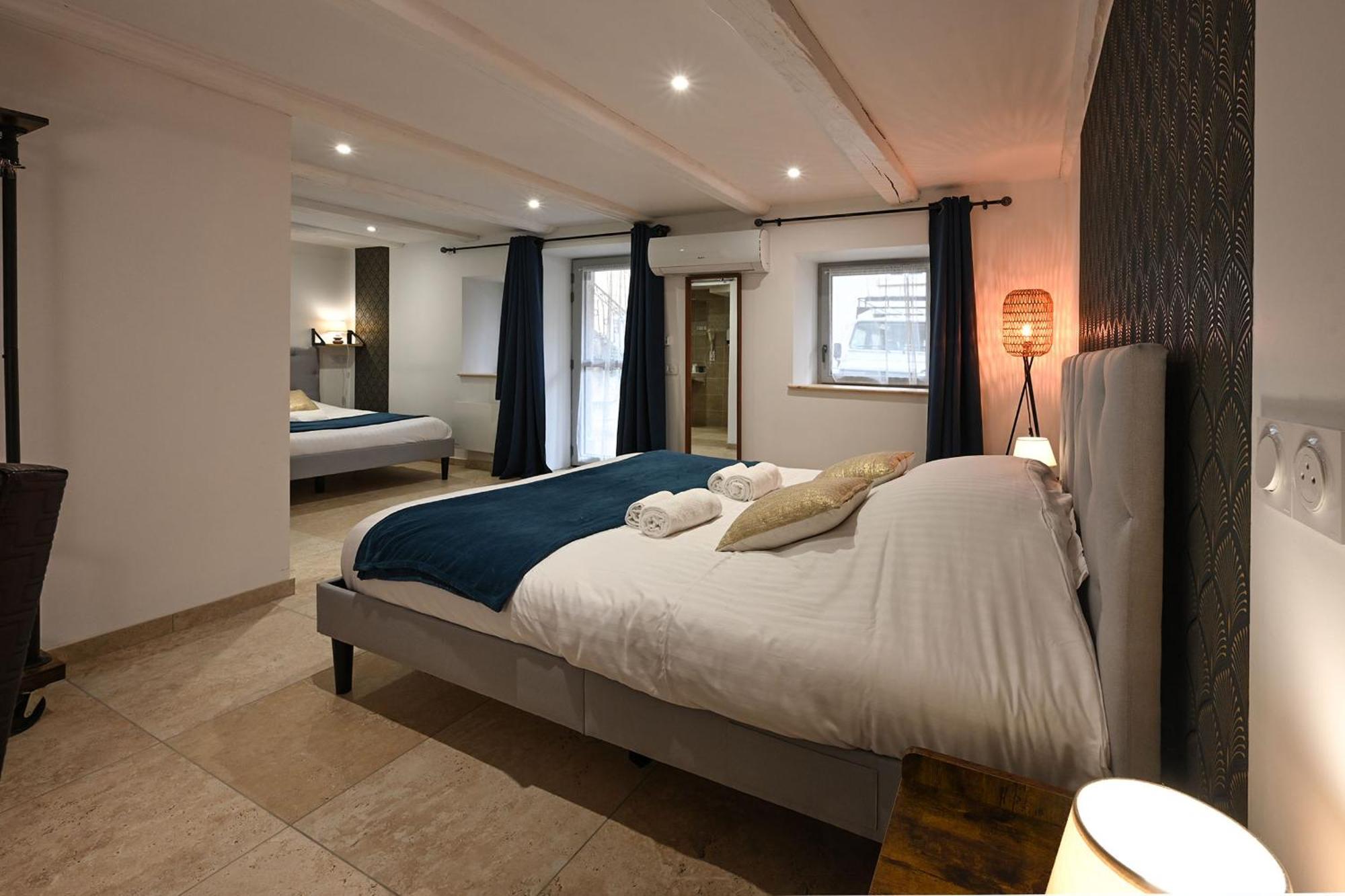 De La Croisee Hotel Poncin